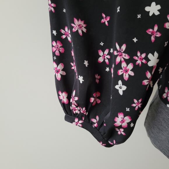 Cupcakes and Cashmere Sapphire Long Sleeve Floral Print Button Front Blo… - Picture 14 of 15
